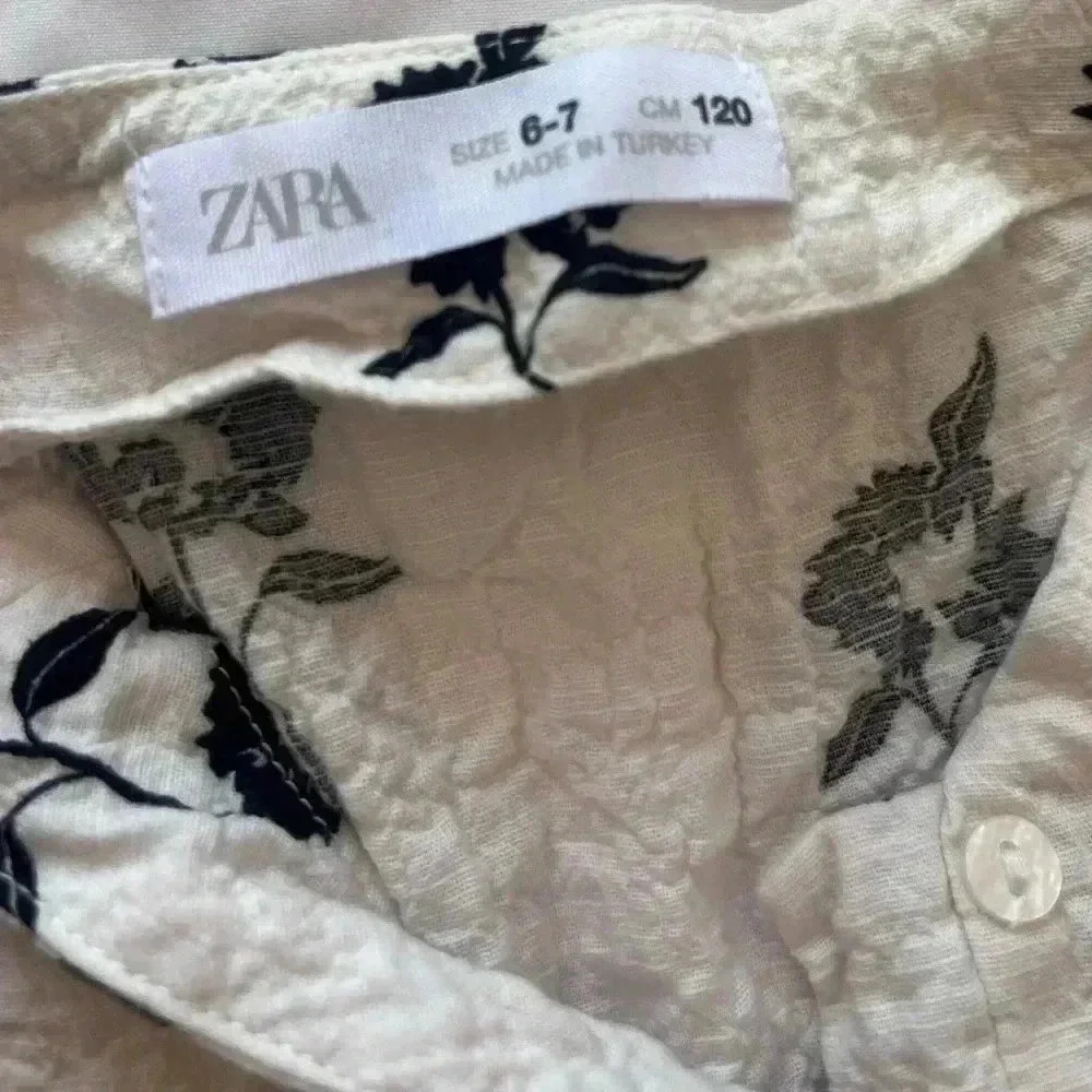 Kids- ZARA pleated floral dress - Picture 3 of 4